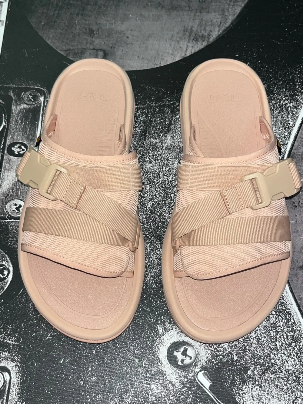 NIB Teva Hurricane Sandal